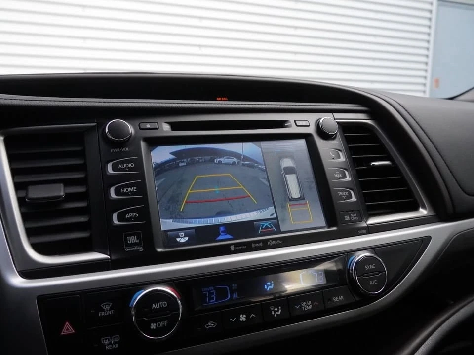 2018 Toyota Highlander - Image 13 of 17