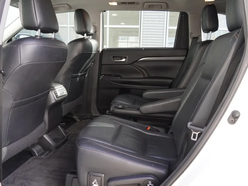 2018 Toyota Highlander - Image 15 of 17