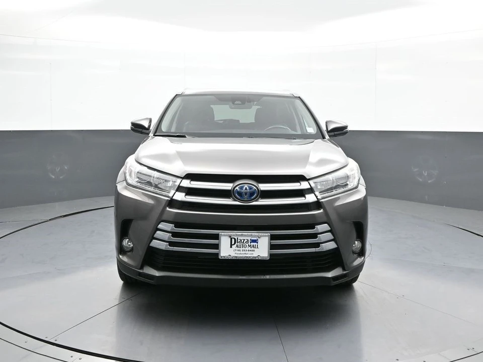 2018 Toyota Highlander - Image 2 of 12