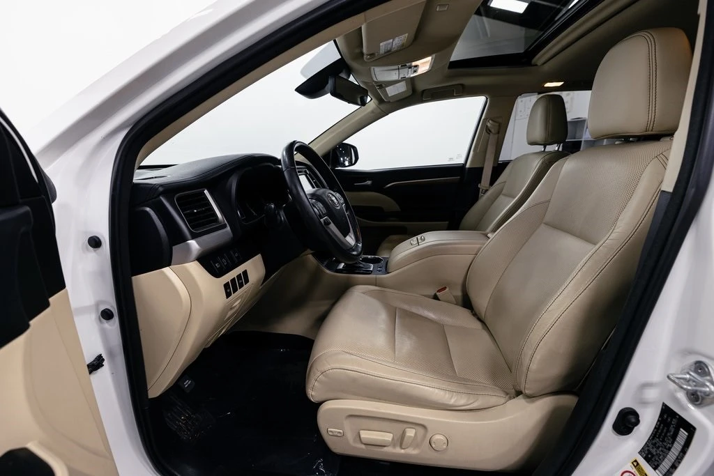 2018 Toyota Highlander - Image 8 of 12