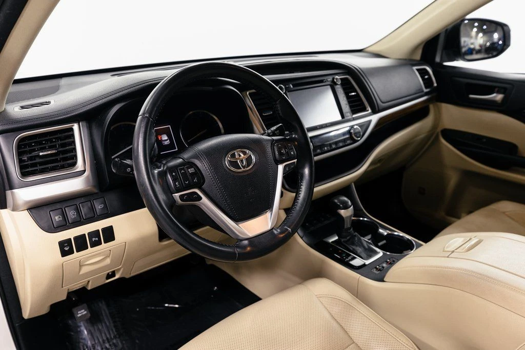 2018 Toyota Highlander - Image 9 of 12