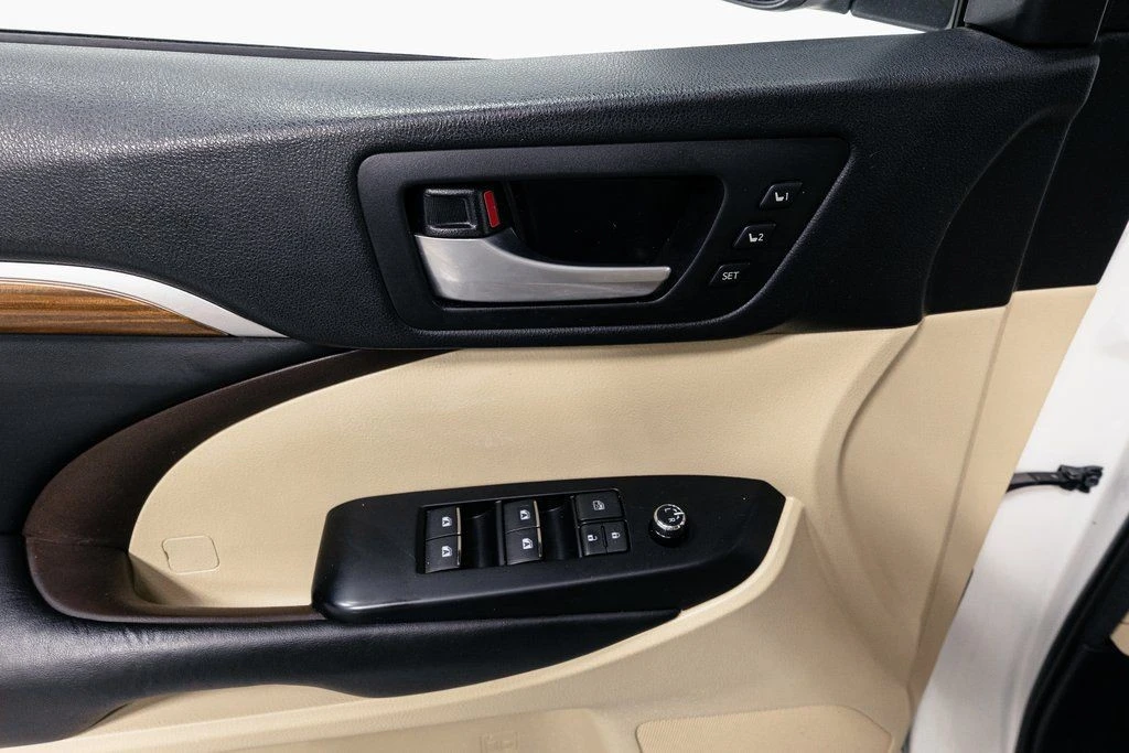 2018 Toyota Highlander - Image 6 of 12