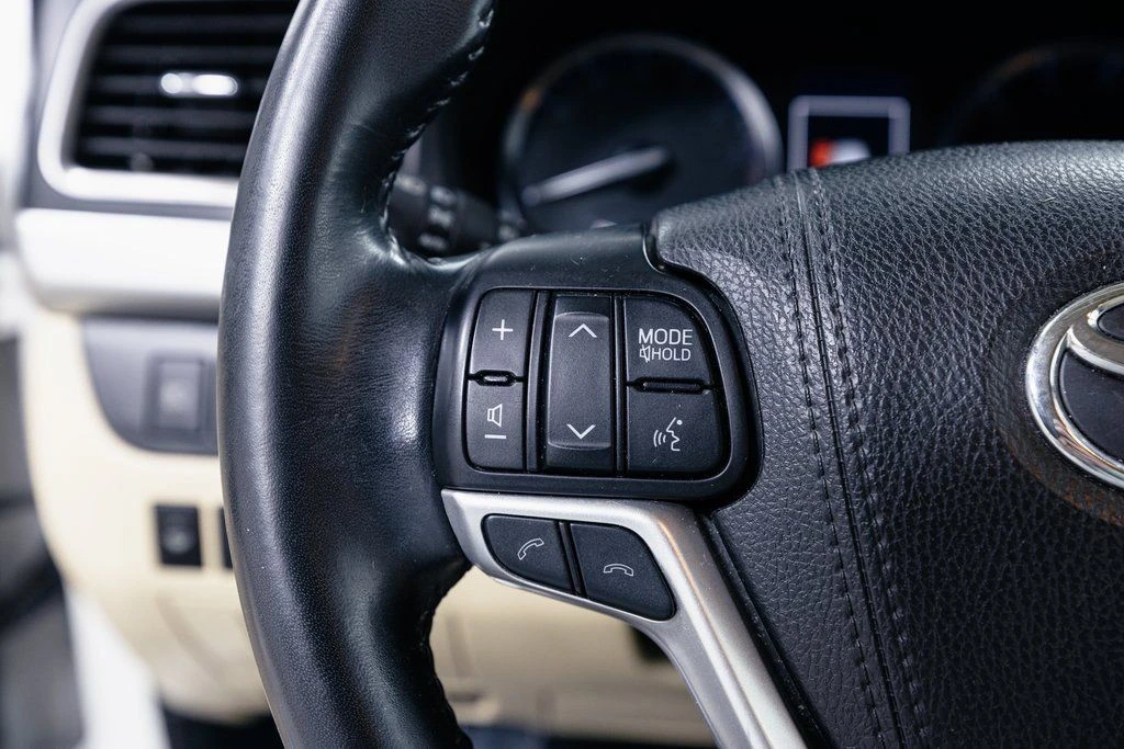 2018 Toyota Highlander - Image 11 of 12