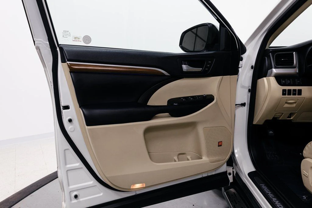 2018 Toyota Highlander - Image 5 of 12