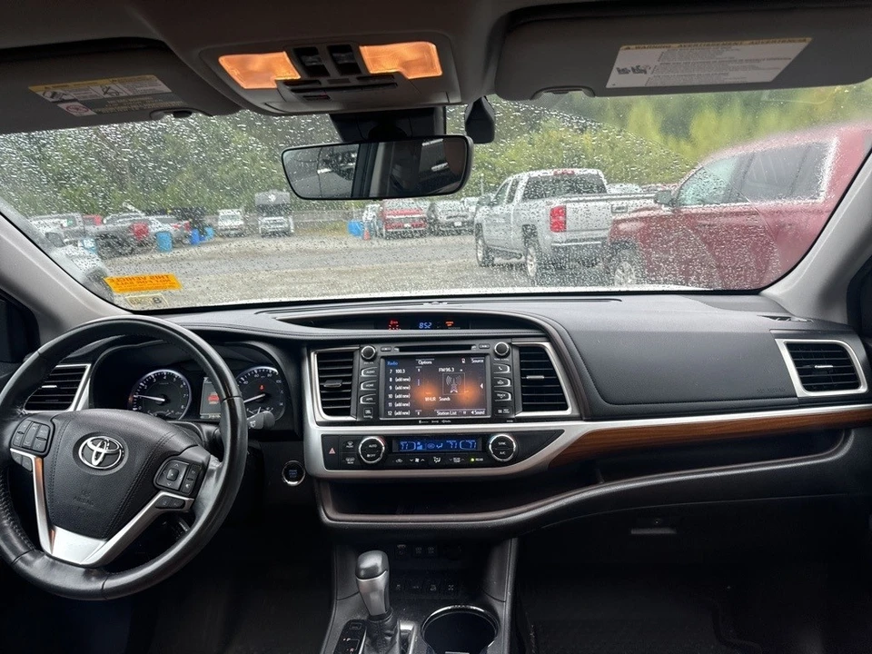 2018 Toyota Highlander - Image 13 of 21