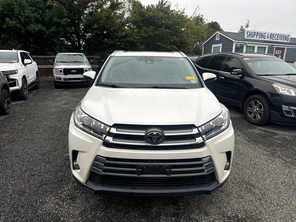 2018 Toyota Highlander - Image 2 of 21