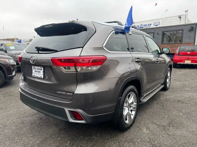 2018 Toyota Highlander - Image 11 of 12