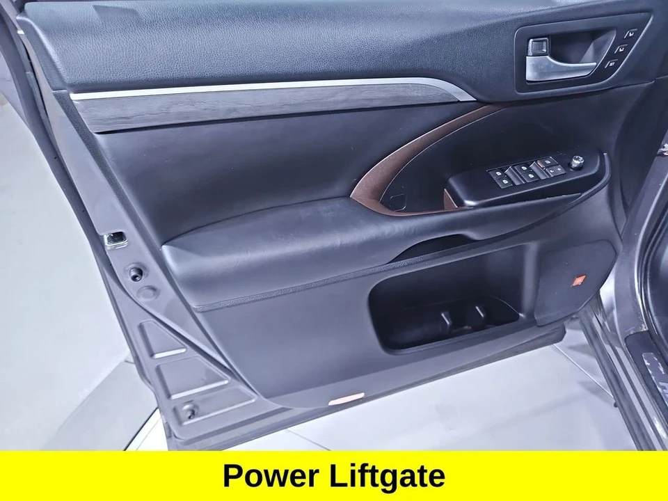 2018 Toyota Highlander - Image 10 of 12