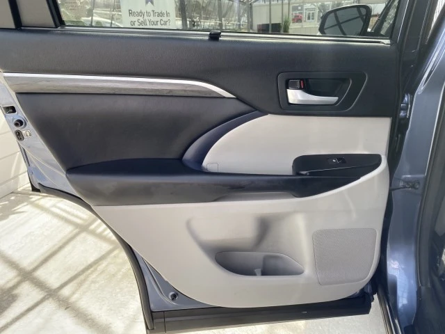 2018 Toyota Highlander - Image 28 of 31