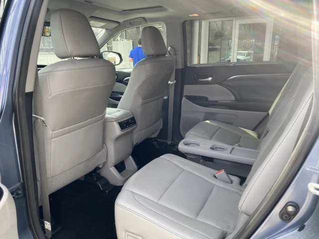 2018 Toyota Highlander - Image 26 of 31