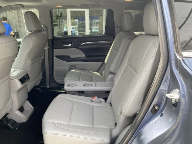2018 Toyota Highlander - Image 25 of 31