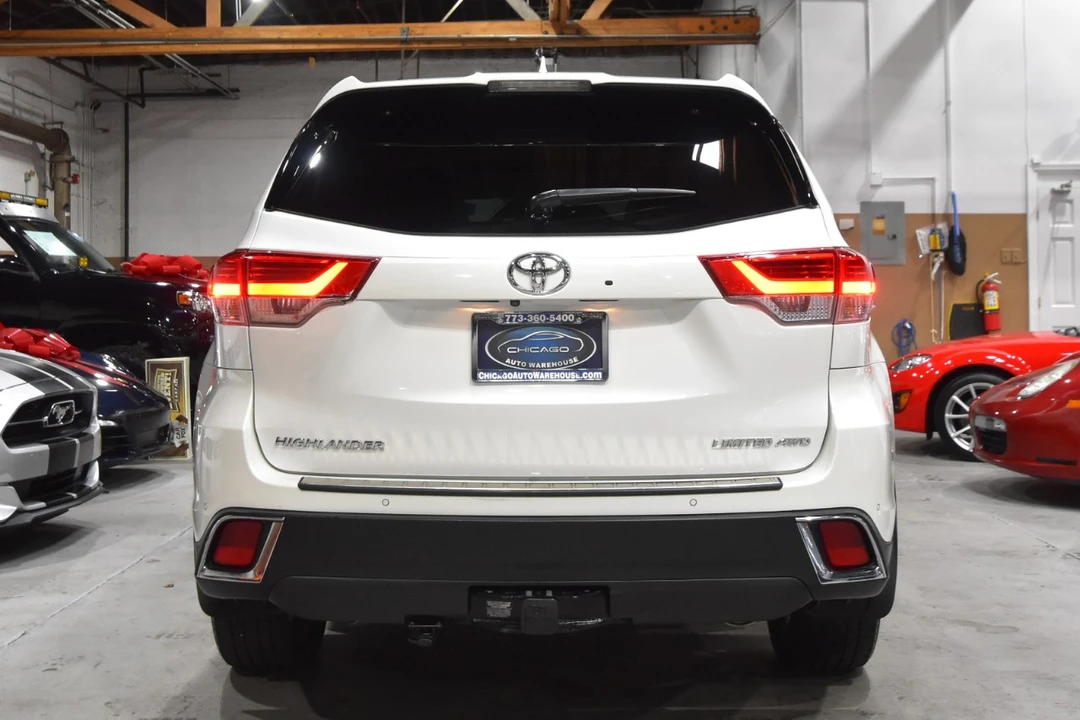 2018 Toyota Highlander - Image 8 of 21