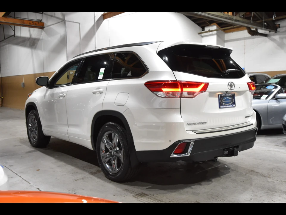 2018 Toyota Highlander - Image 2 of 21