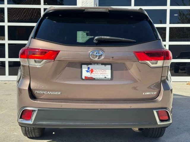 2018 Toyota Highlander - Image 16 of 21