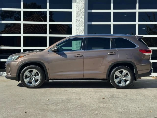 2018 Toyota Highlander - Image 13 of 21