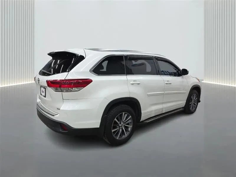 2018 Toyota Highlander - Image 5 of 12