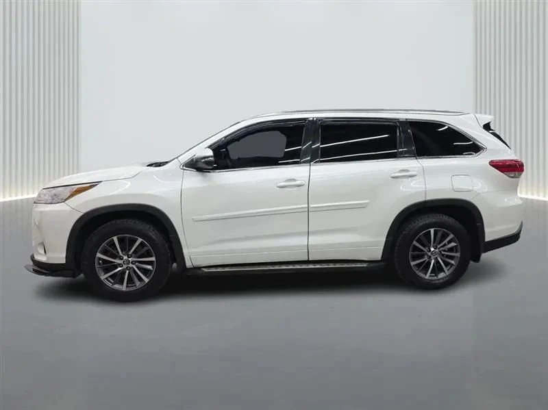 2018 Toyota Highlander - Image 2 of 12