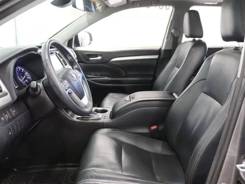 2018 Toyota Highlander - Image 11 of 12