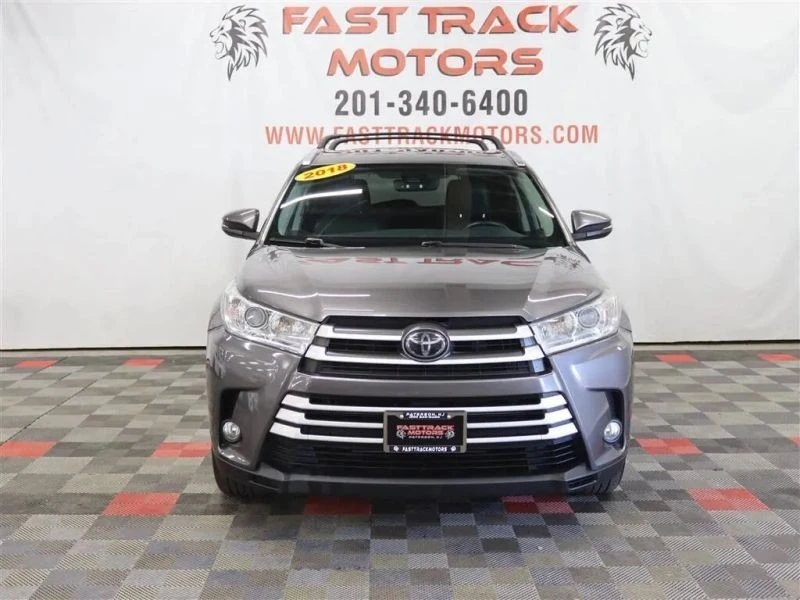 2018 Toyota Highlander - Image 2 of 12