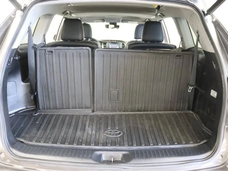 2018 Toyota Highlander - Image 6 of 12
