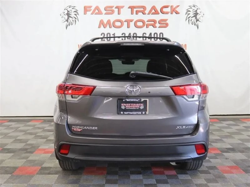 2018 Toyota Highlander - Image 5 of 12