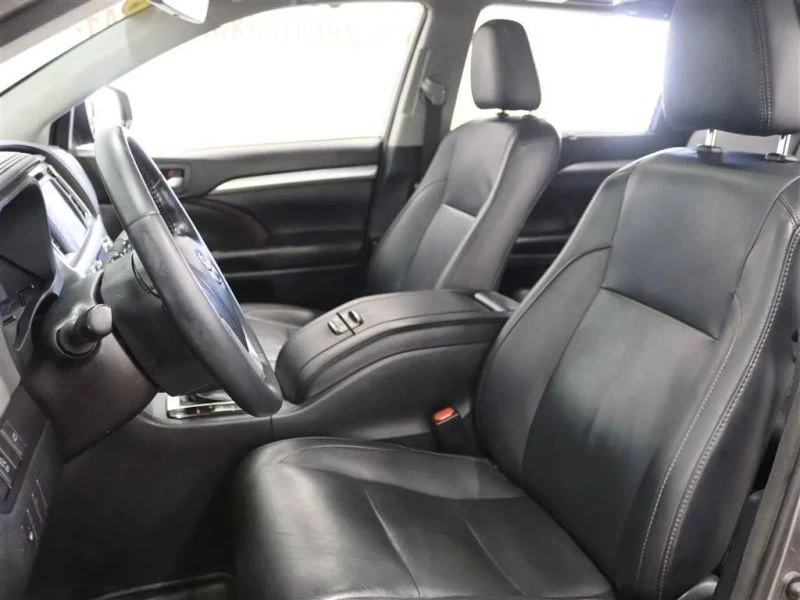 2018 Toyota Highlander - Image 10 of 12