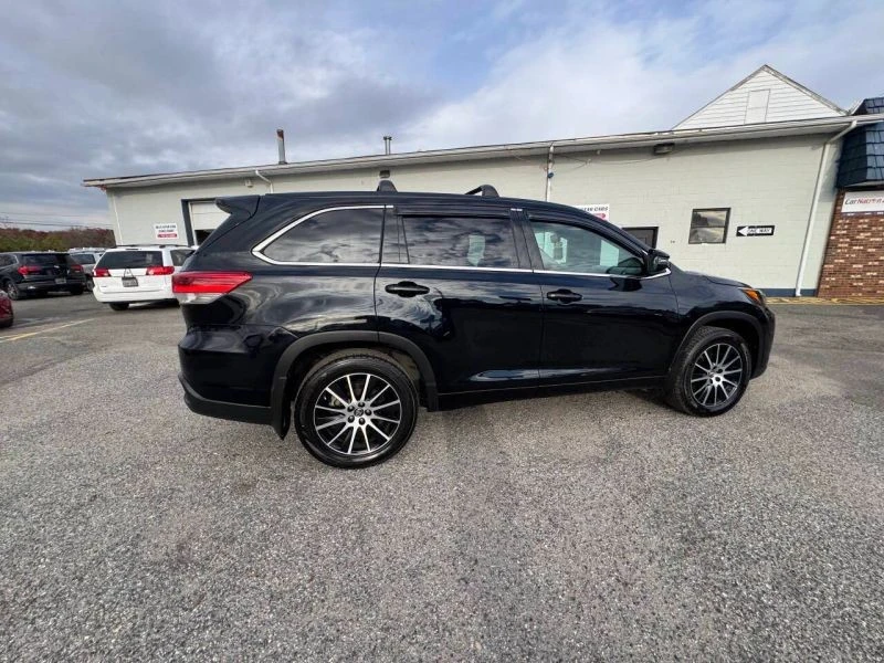 2018 Toyota Highlander - Image 10 of 12