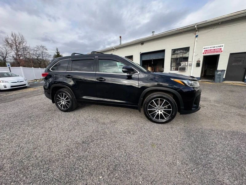 2018 Toyota Highlander - Image 8 of 12