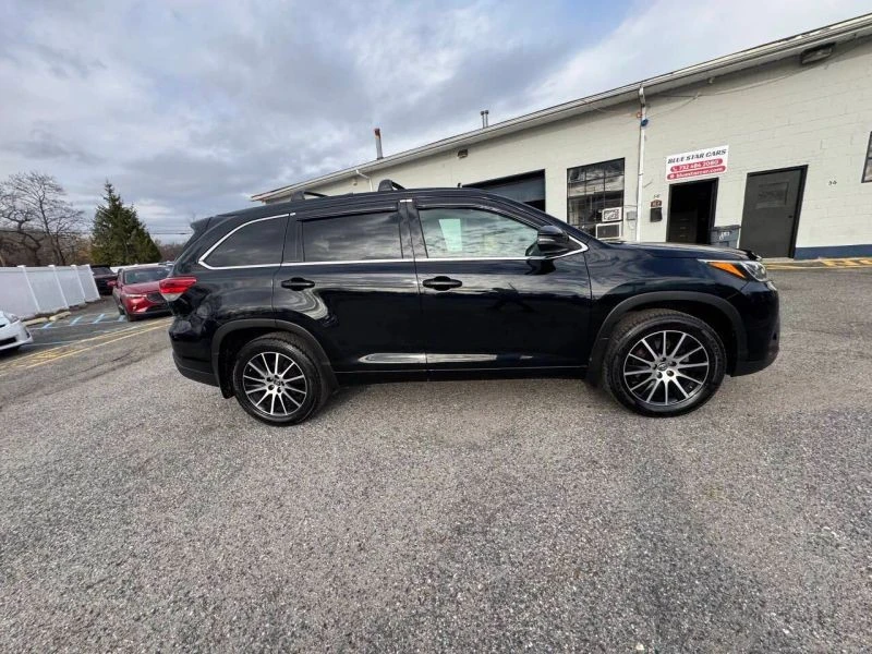2018 Toyota Highlander - Image 9 of 12