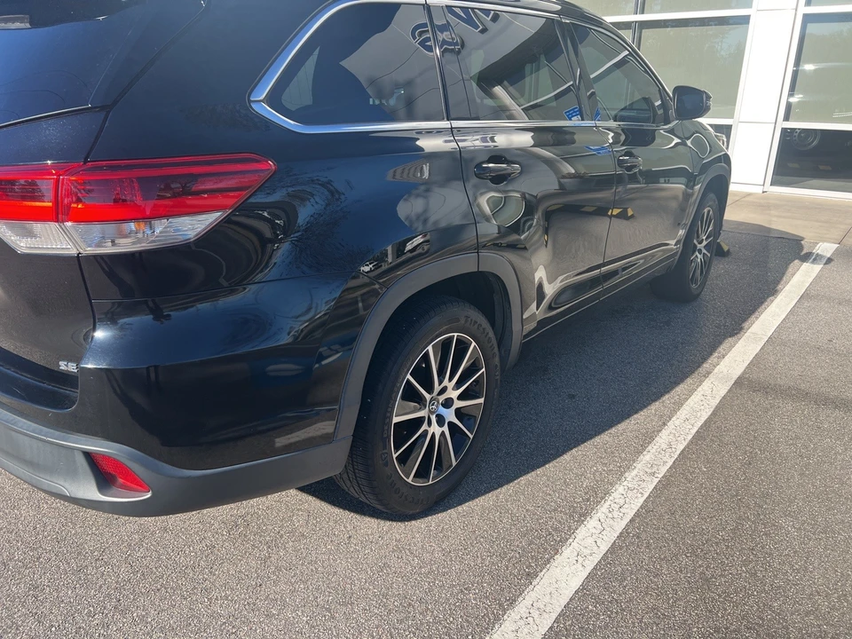 2018 Toyota Highlander - Image 6 of 10