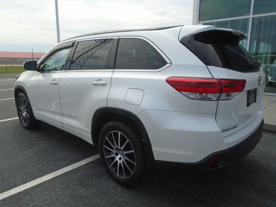 2018 Toyota Highlander - Image 6 of 12