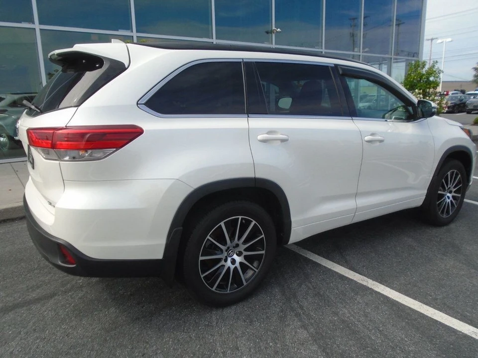 2018 Toyota Highlander - Image 4 of 12