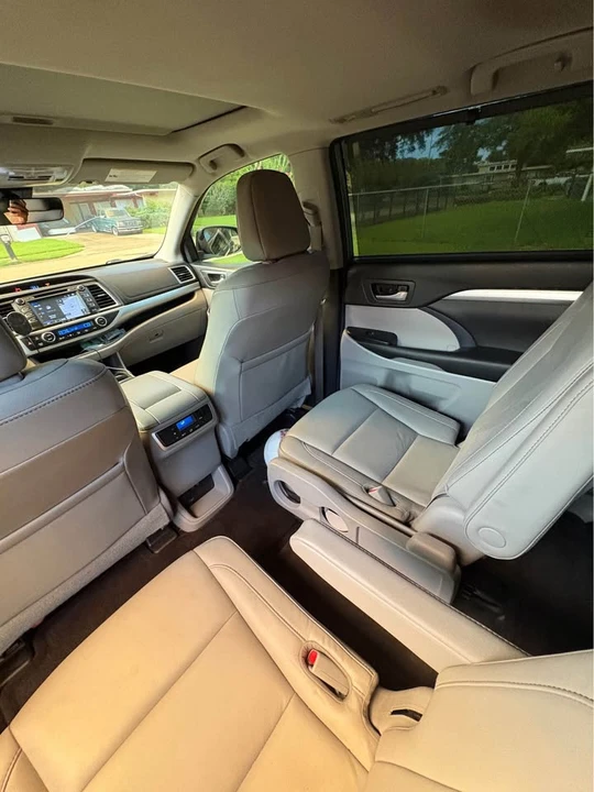 2018 Toyota Highlander - Image 14 of 19