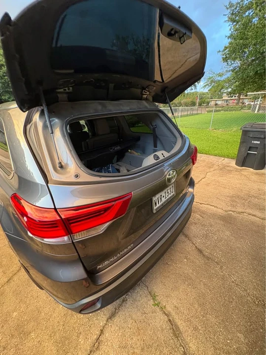 2018 Toyota Highlander - Image 15 of 19