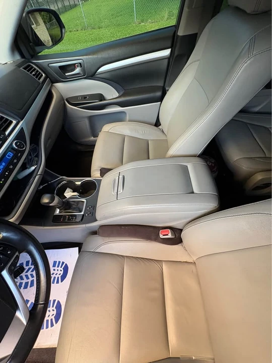 2018 Toyota Highlander - Image 13 of 19
