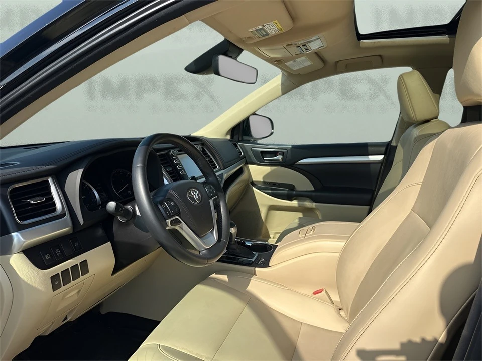 2018 Toyota Highlander - Image 9 of 12