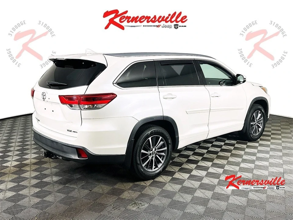 2018 Toyota Highlander - Image 7 of 21
