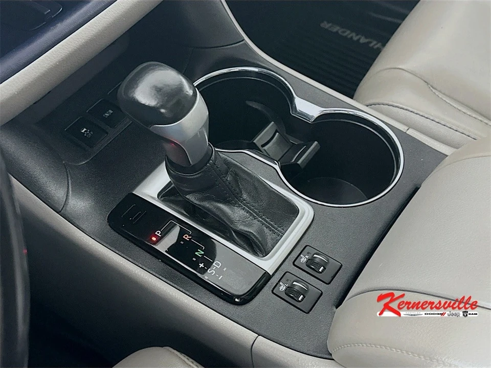2018 Toyota Highlander - Image 16 of 21