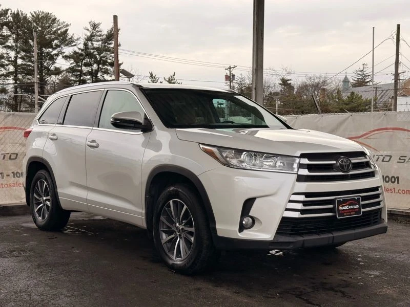2018 Toyota Highlander - Image 6 of 12