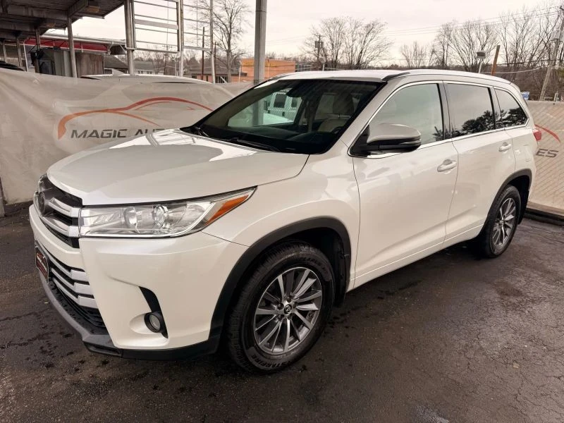 2018 Toyota Highlander - Image 8 of 12