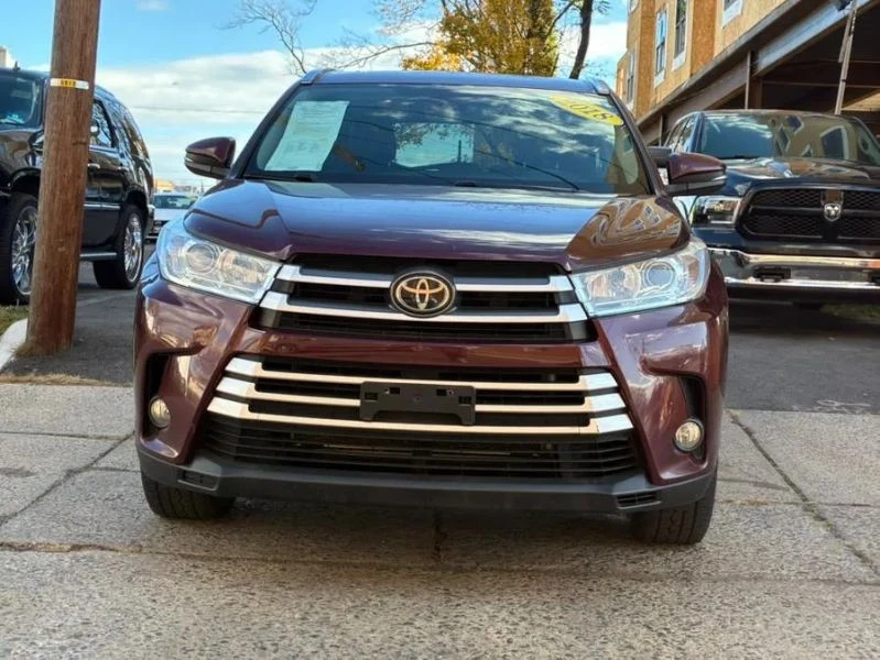 2018 Toyota Highlander - Image 2 of 12