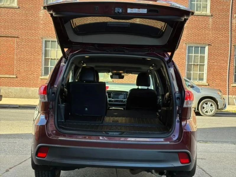 2018 Toyota Highlander - Image 9 of 12