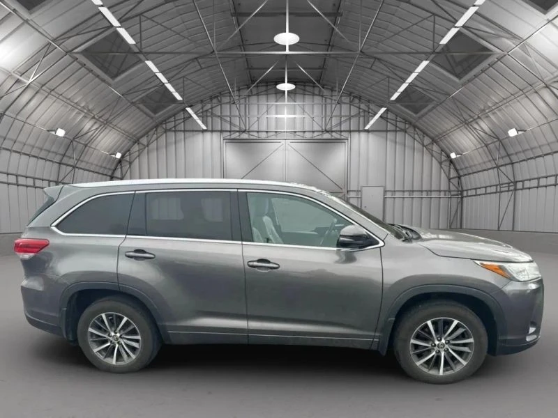 2018 Toyota Highlander - Image 4 of 10