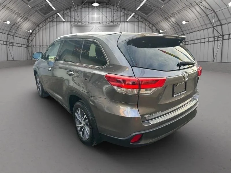 2018 Toyota Highlander - Image 5 of 12