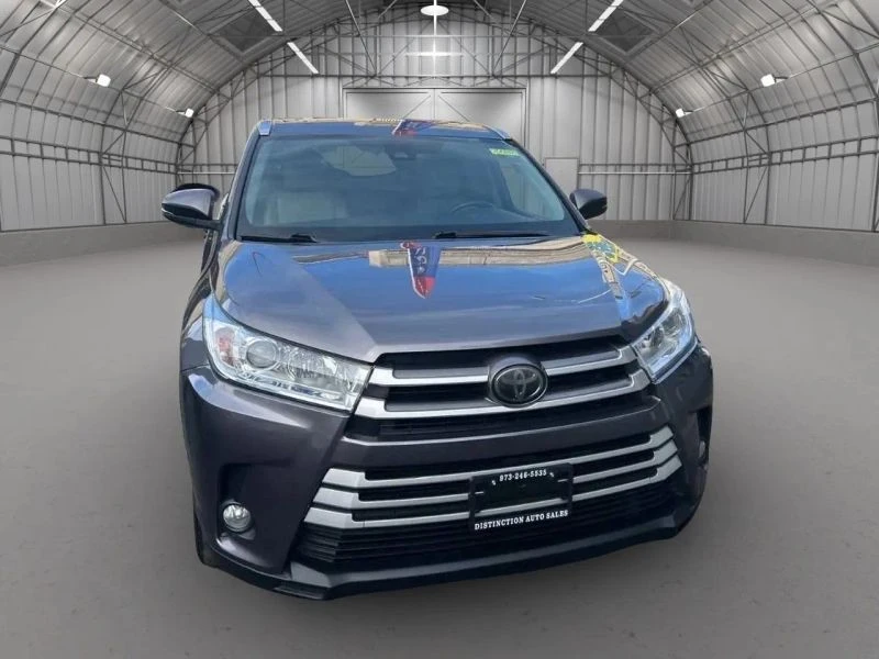 2018 Toyota Highlander - Image 7 of 12