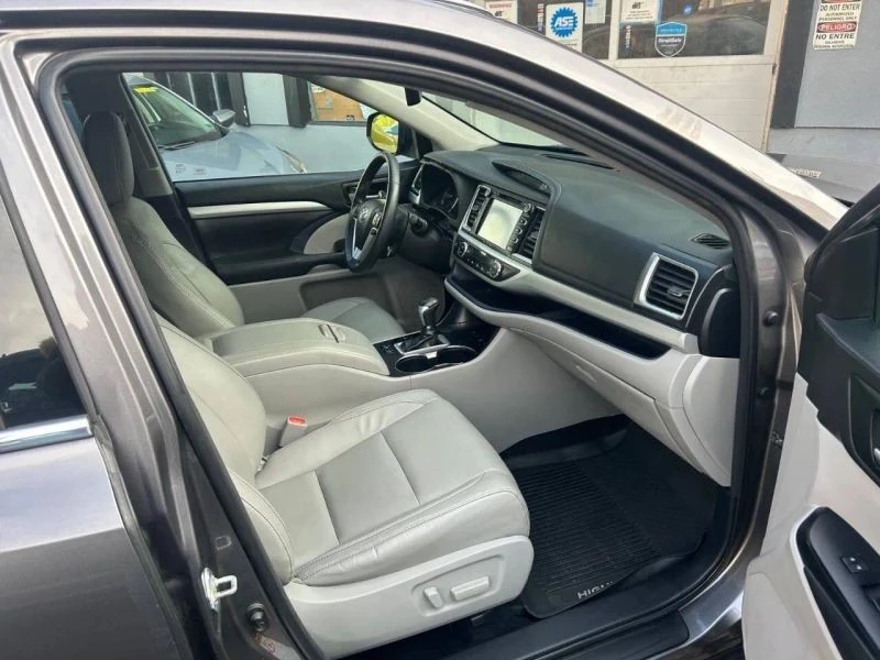 2018 Toyota Highlander - Image 10 of 12