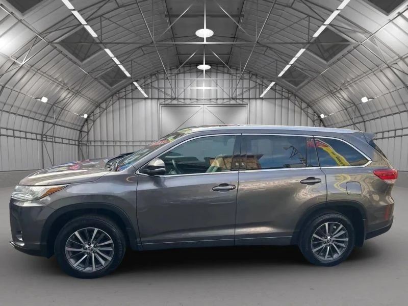 2018 Toyota Highlander - Image 3 of 12