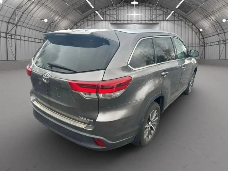 2018 Toyota Highlander - Image 5 of 10