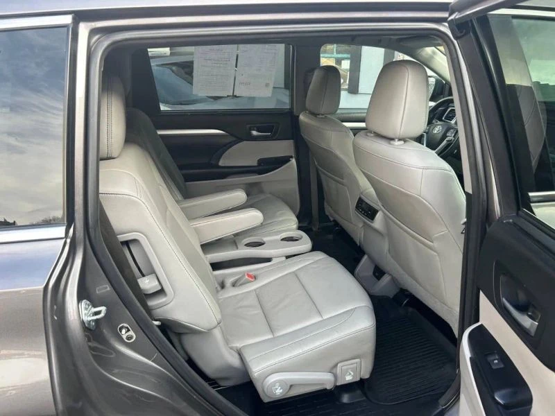 2018 Toyota Highlander - Image 10 of 12