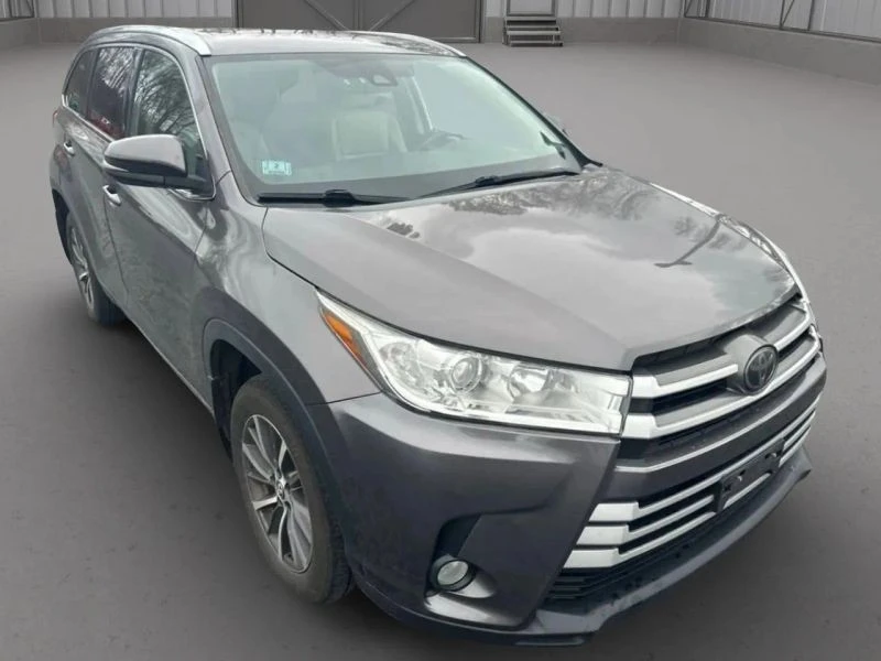 2018 Toyota Highlander - Image 3 of 10
